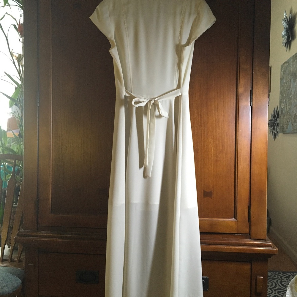 Off White Shear Crepe Event Dress - Picture 14 of 14